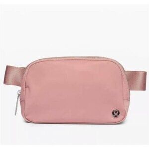 Lululemon everywhere belt bag 1L - Crossbody Adjustable Strap Lulu Light Pink